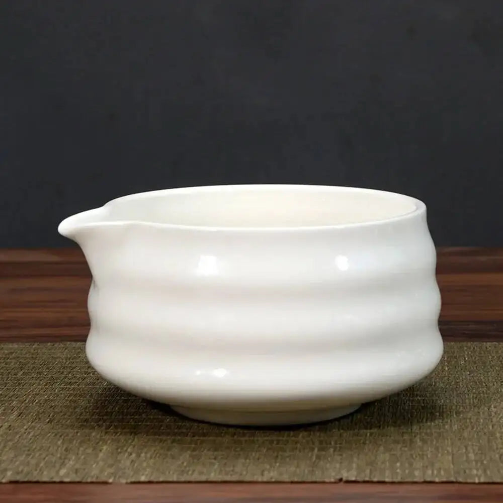Large-Capacity Ceramic Matcha Bowl with Smooth Finish – Heat-Resistant, Ideal for Tea, Soup, Salads